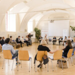 Pfingstdialog Insieme-Gruppe bei der Arbeit