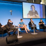 Forum "Die Ethik des digitalen Diskurses. v.l.n.r. Gerfried Stocker (Geschäftsführer der Ars Electronica), ORF-Generaldirektor Alexander Wrabetz, Moderatorin Sandra Thier (diego5), Medienwissenschafter Bernhard Pörksen, Buchautorin Ingrid Brodnik, Markus Mair (Generaldirektor der Styria Media Group, VÖZ-Präsident)