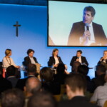 Forum „Europa im globalen Wettbewerb“ – v.l.n.r. Top-Beraterin Antonella Mei-Pochtler (ThinkAustria), IT-Vordenkerin Sarah Spiekermann-Hoff (WU Wien), Moderator Thomas Mayer (DerStandard), Landesrätin Barbara Eibinger-Miedl, BusinessEurope-CEO Markus Beyrer, Top-Manager Siegfried Wolf.