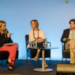Forum „Europa im globalen Wettbewerb“ – v.l.n.r. Top-Beraterin Antonella Mei-Pochtler (ThinkAustria), IT-Vordenkerin Sarah Spiekermann-Hoff (WU Wien), Moderator Thomas Mayer (DerStandard)