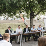 Pfingstdialog Insieme-Gruppe bei der Arbeit