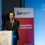 Starphilosoph Peter Sloterdijk im Gespräch mit Rainer Nowak – Einleitung: Roland Goiser, Stellvertretender Direktor ÖIF